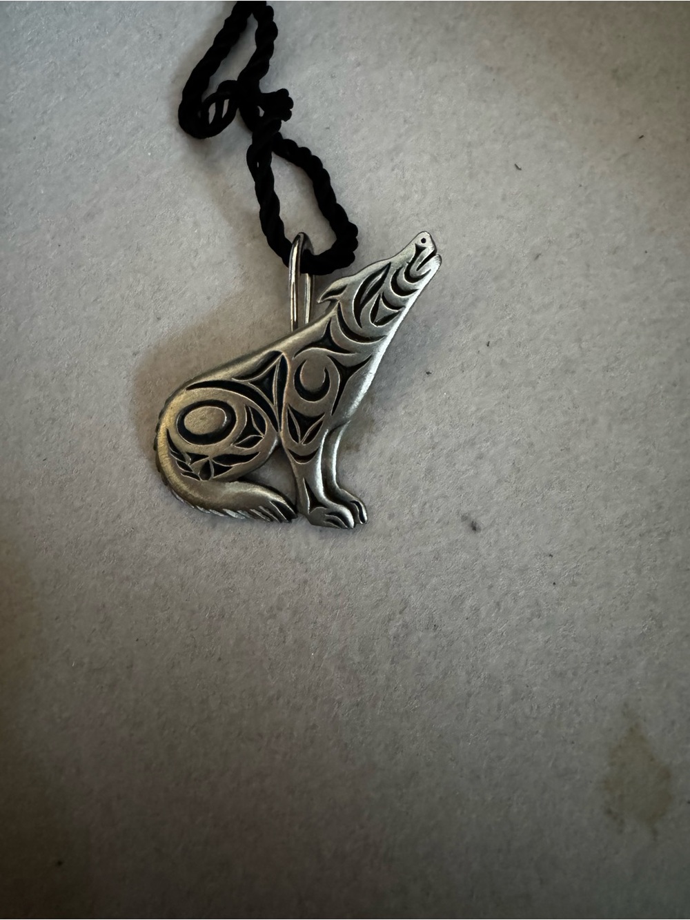 Pewter Silver tone Tribal Inuit Howling Wolf Pendant Necklace made in Canada